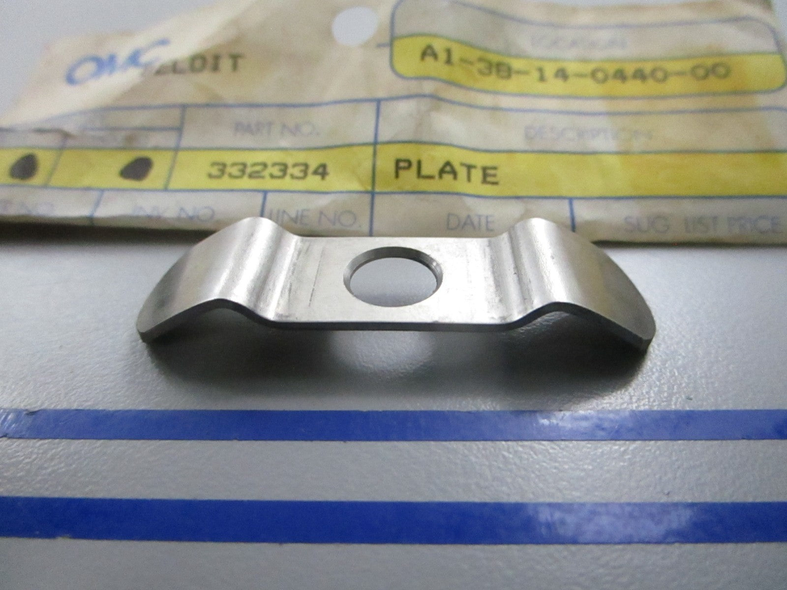 NEW OEM 332334 0332334 OMC Johnson Evinrude Plate 0810