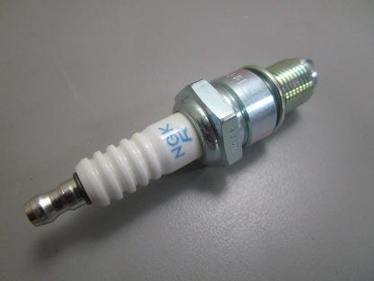 *NEW* (LOT OF 10) 0820 NGK Spark Plug BPR7ES