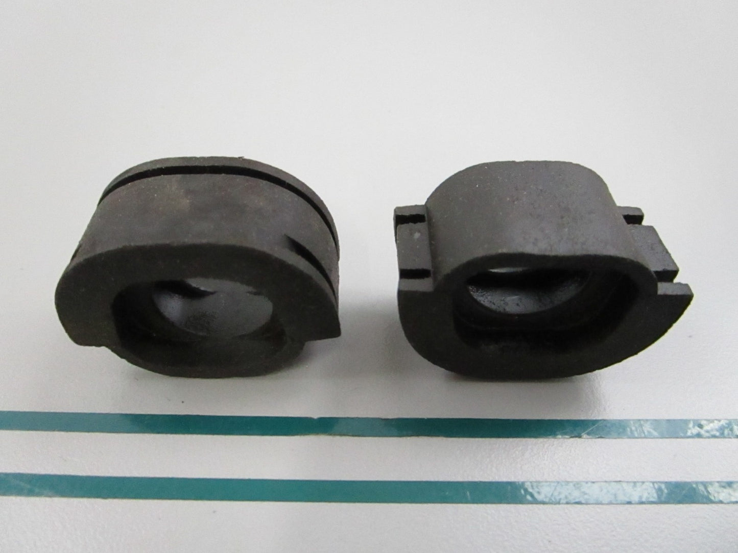 NEW OEM (LOT OF 2) 318570 0318570 OMC Johnson Evinrude Adapter to Seal 0810