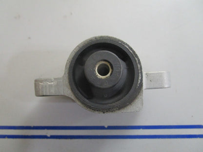 *NEW OEM* 0810 OMC Johnson Evinrude Upper Port Mount 5034475