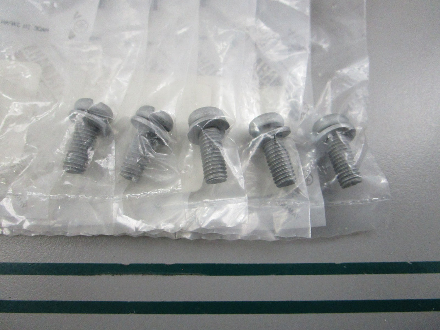 NEW OEM (LOT OF 5) 97985-06216-00 Yamaha Screw w/ Washer 0810