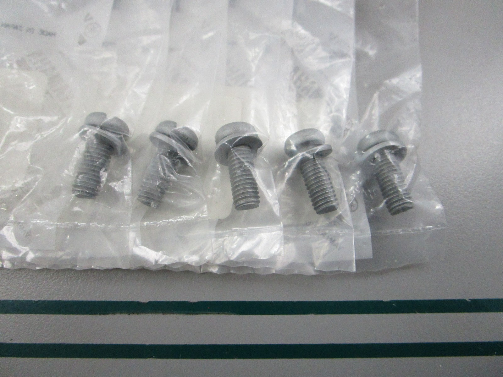 NEW OEM (LOT OF 5) 97985-06216-00 Yamaha Screw w/ Washer 0810