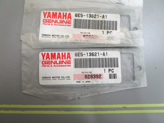 *NEW OEM* (LOT OF 2) 0750 Yamaha GASKET 6E5-13621-A1-00