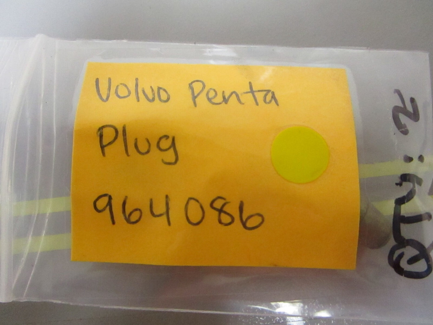 *NEW OEM* 0810 Volvo Penta Plug 964086