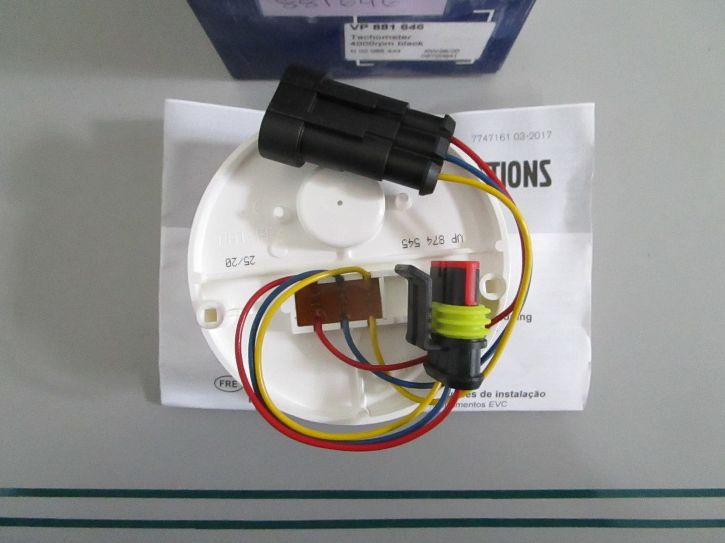 NEW OEM 881646 Volvo Penta Tachometer 0820