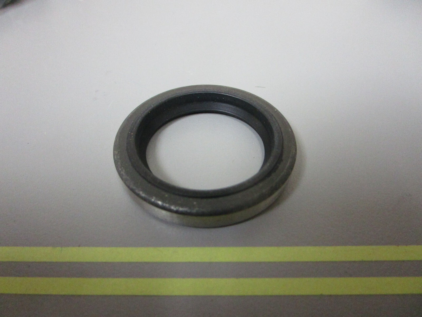 *NEW OEM* 0810 OMC Johnson Evinrude Seal 320862 0320862