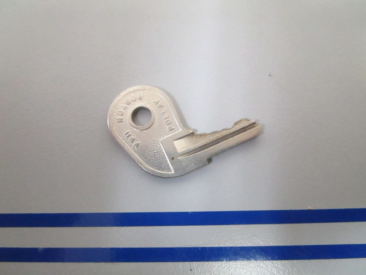 NEW OEM 501793 0501793 OMC Johnson Evinrude #28 Ignition Key 0810