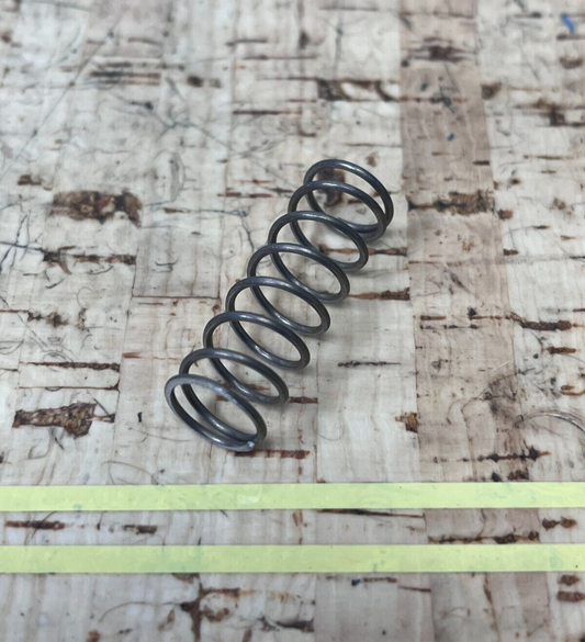 *NEW OEM* 0720 OMC Johnson Evinrude Spring 345171 0345171