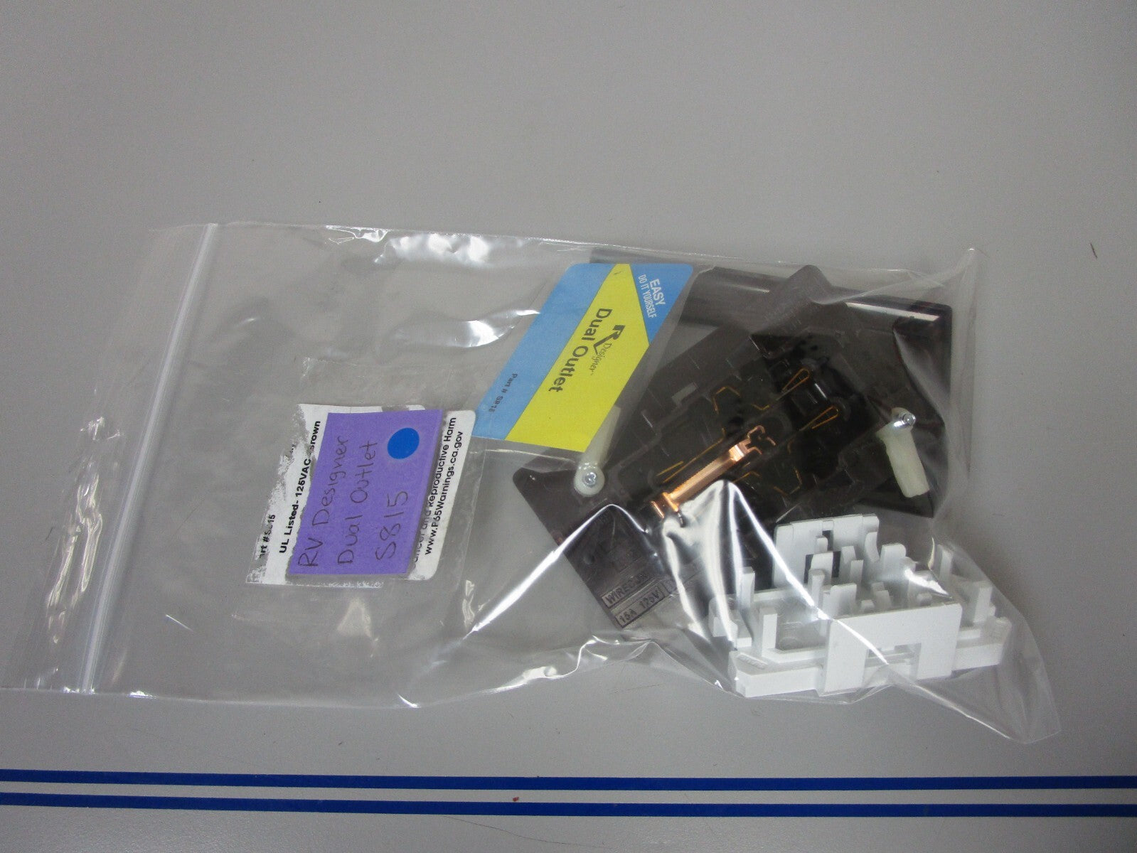 *NEW* 0810 RV Designer Dual Outlet S815