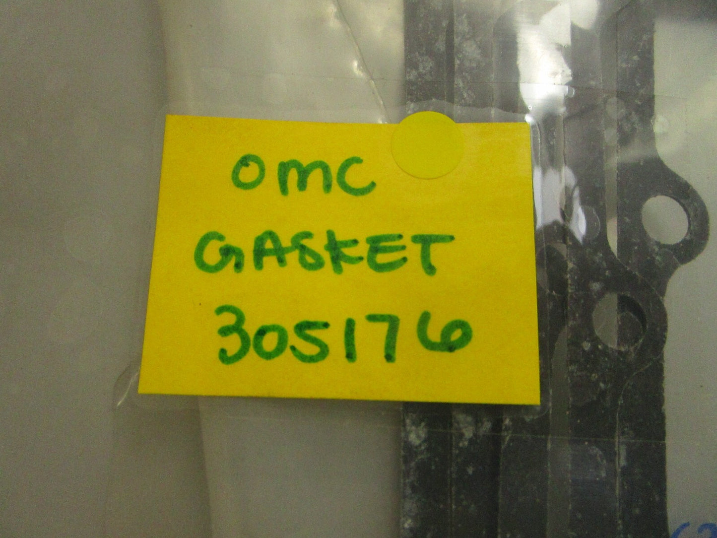*NEW OEM* (LOT OF 2) 0810 OMC Johnson Evinrude Gasket 305176 0305176