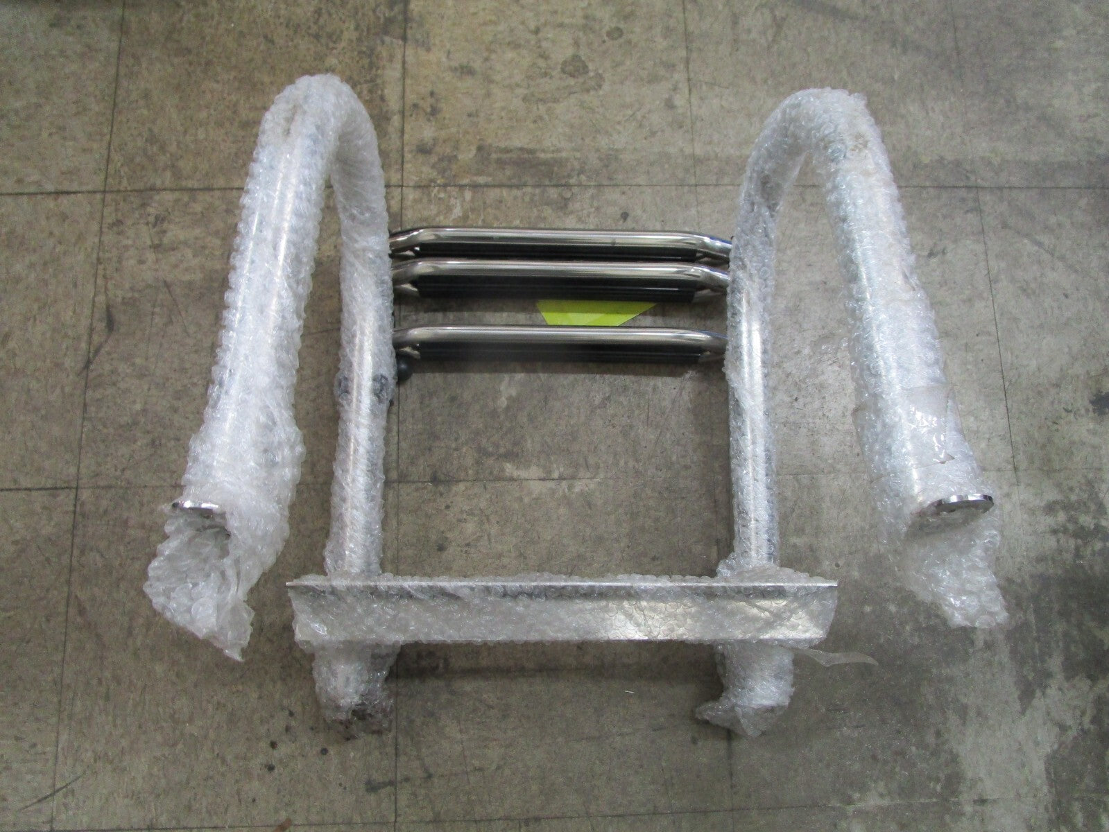 *NEW* 0820 Marine 3-Step Stainless Steel Telescoping Ladder