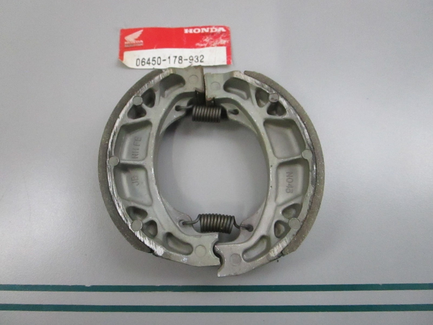 NEW OEM 06450-178-932 Honda Brake Shoe Set 0810