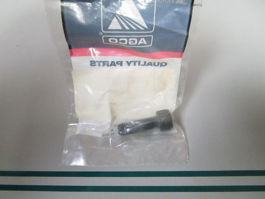 NEW OEM 70951067 AGCO Bolt 0810