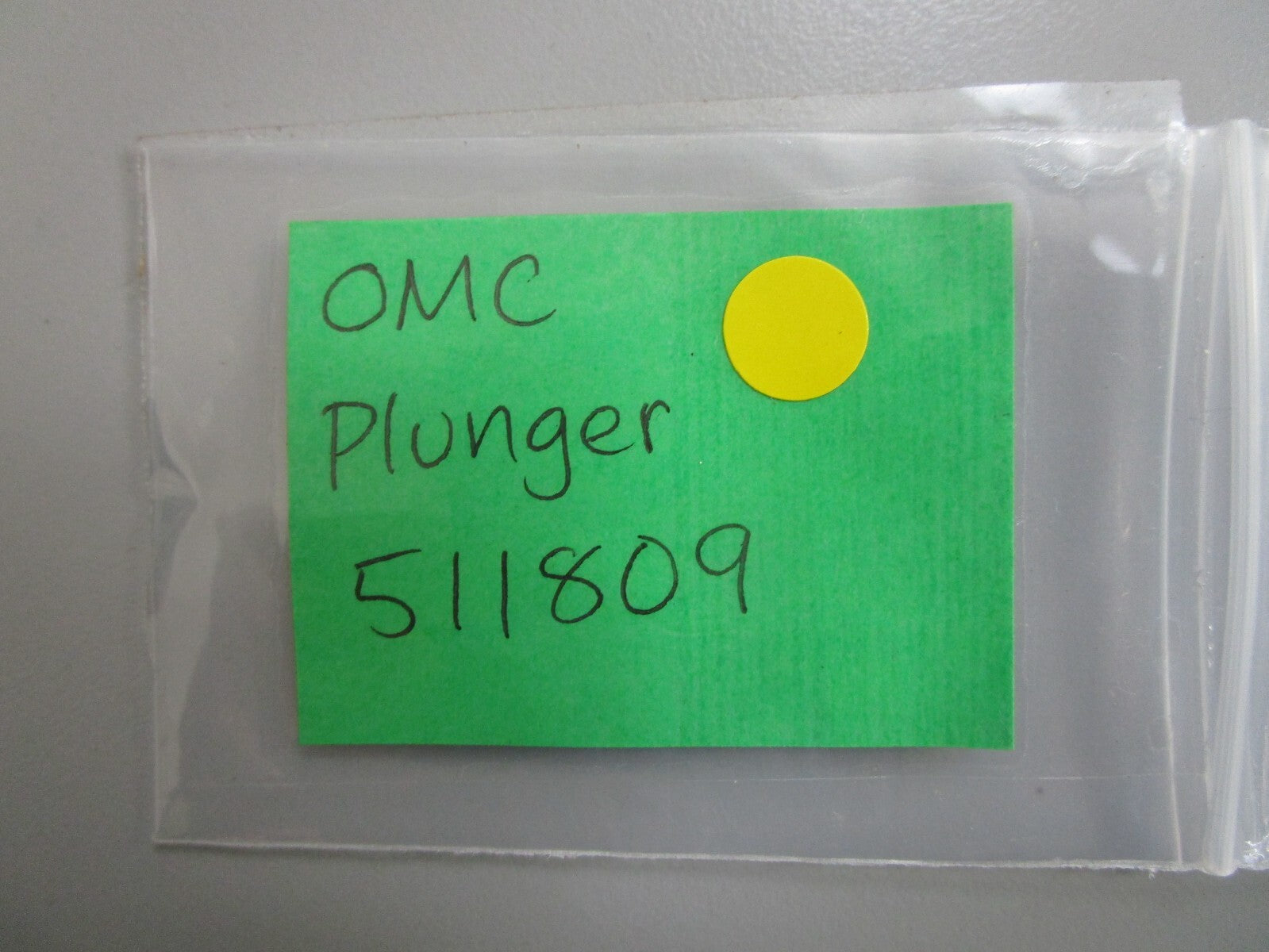 *NEW OEM* 0750 OMC Johnson Evinrude PLUNGER 511809 0511809