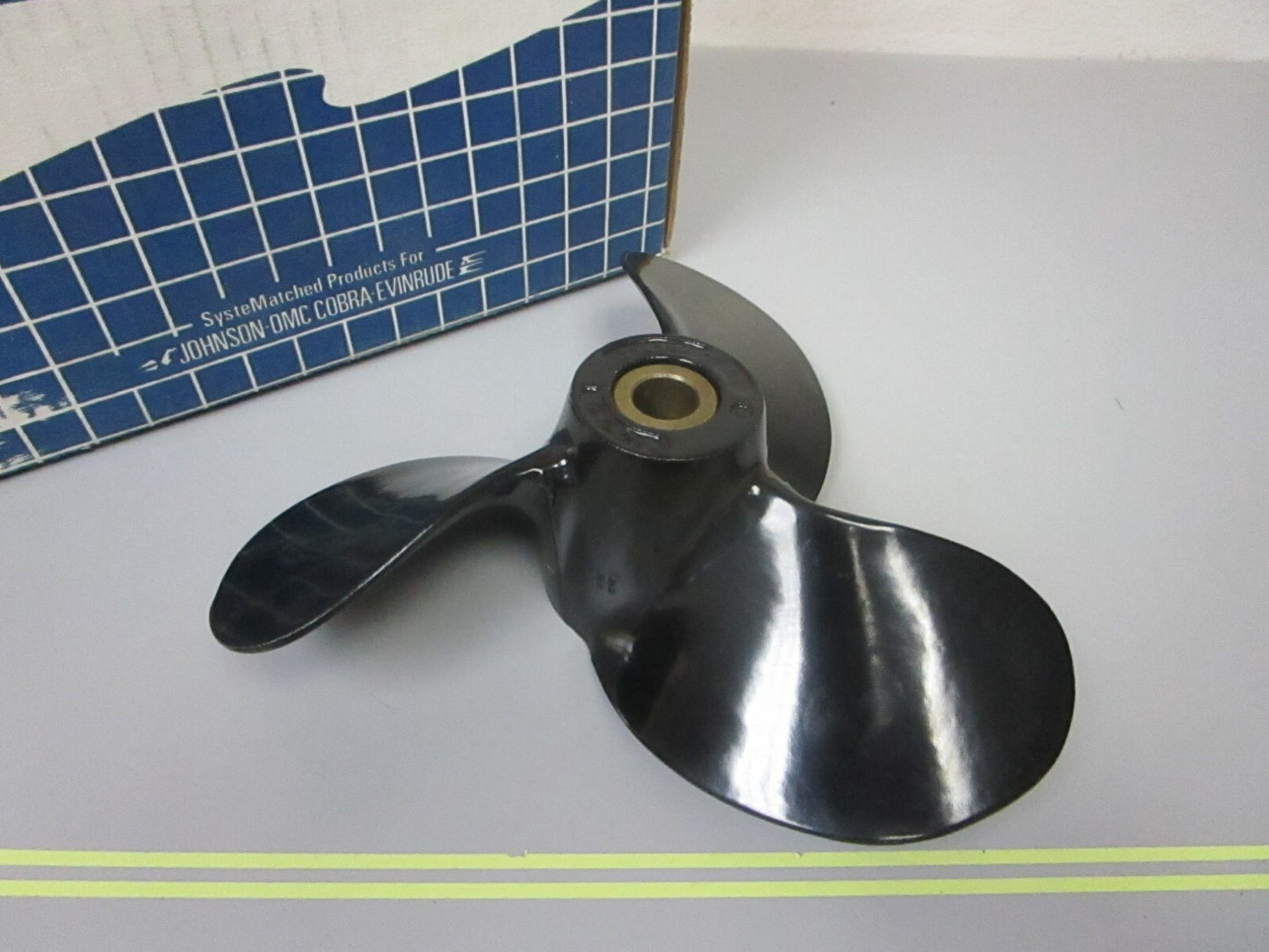 *NEW OEM* 0720 OMC Johnson Evinrude 8.25 x 9P Propeller 391534 0391534