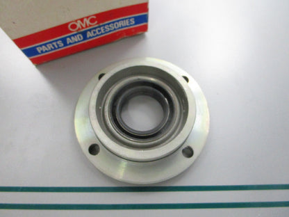 NEW OEM 395820 0395820 OMC Johnson Evinrude Crankcase Head 0810