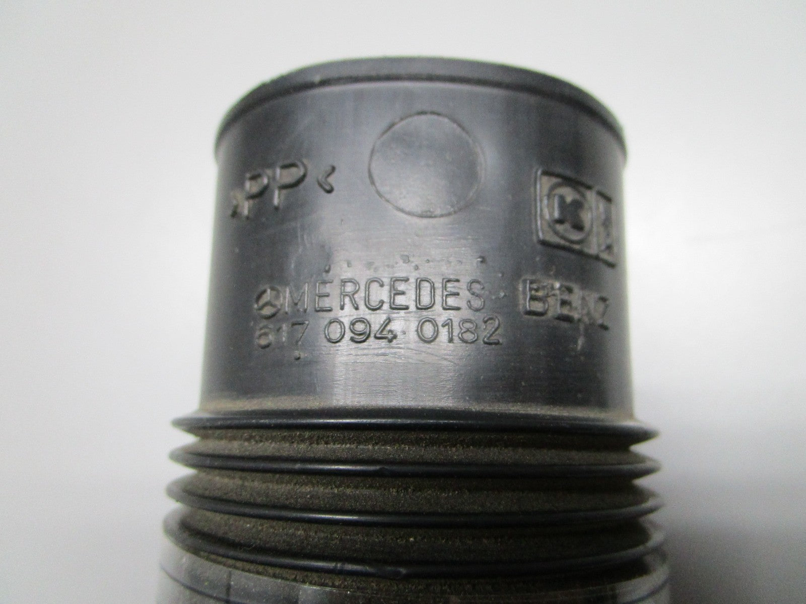 NEW OEM 6170940182 Mercedes-Benz Air Intake Hose 0820