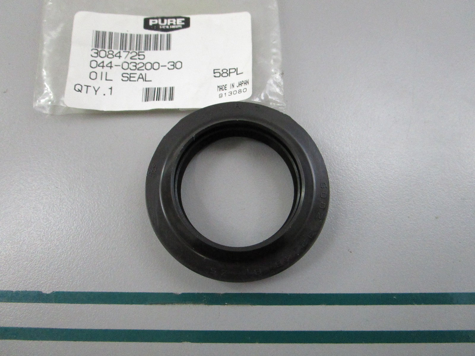 NEW OEM 3084725 Polaris Oil Seal 0810