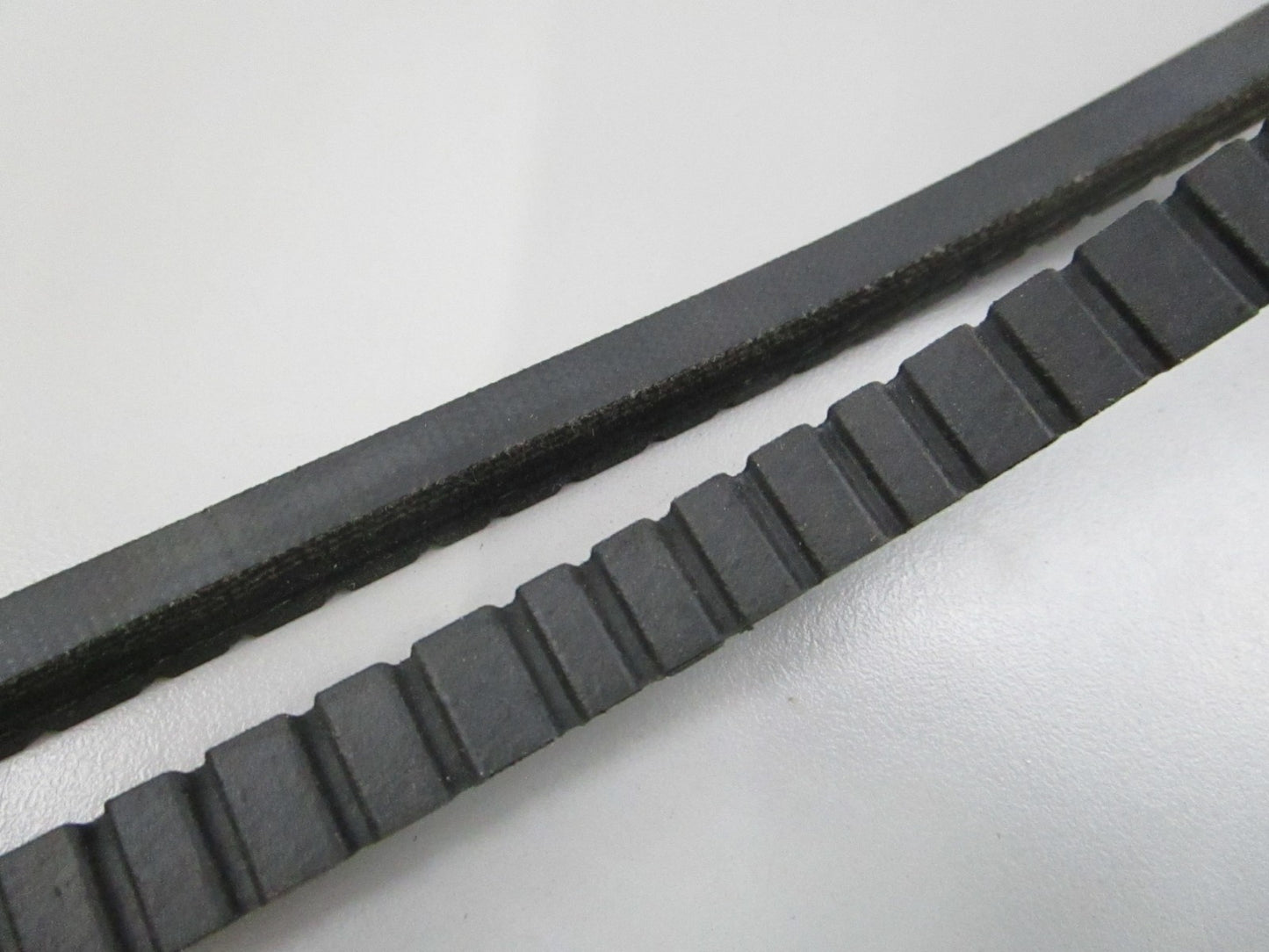 NEW 15400 Dayco Serpentine Belt 0810