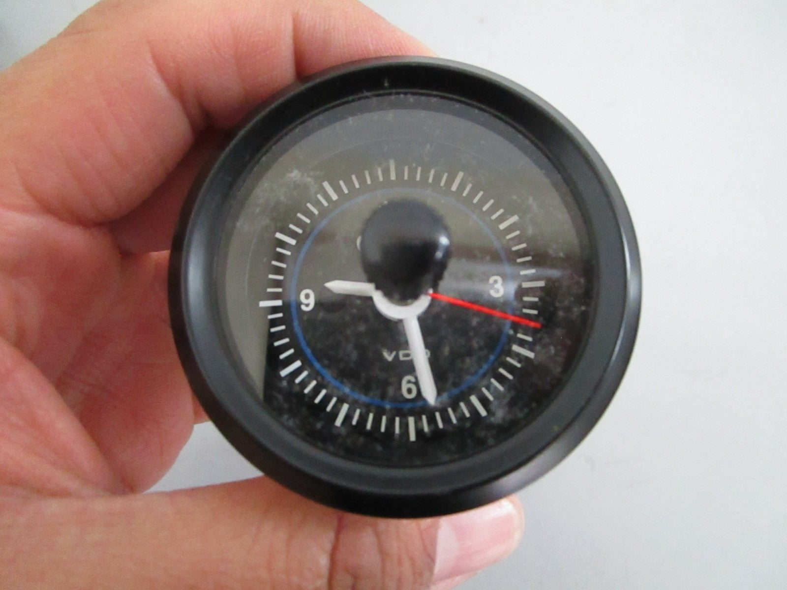 NEW OEM 1 261 015 026D 370-502 VDO Clock 0820