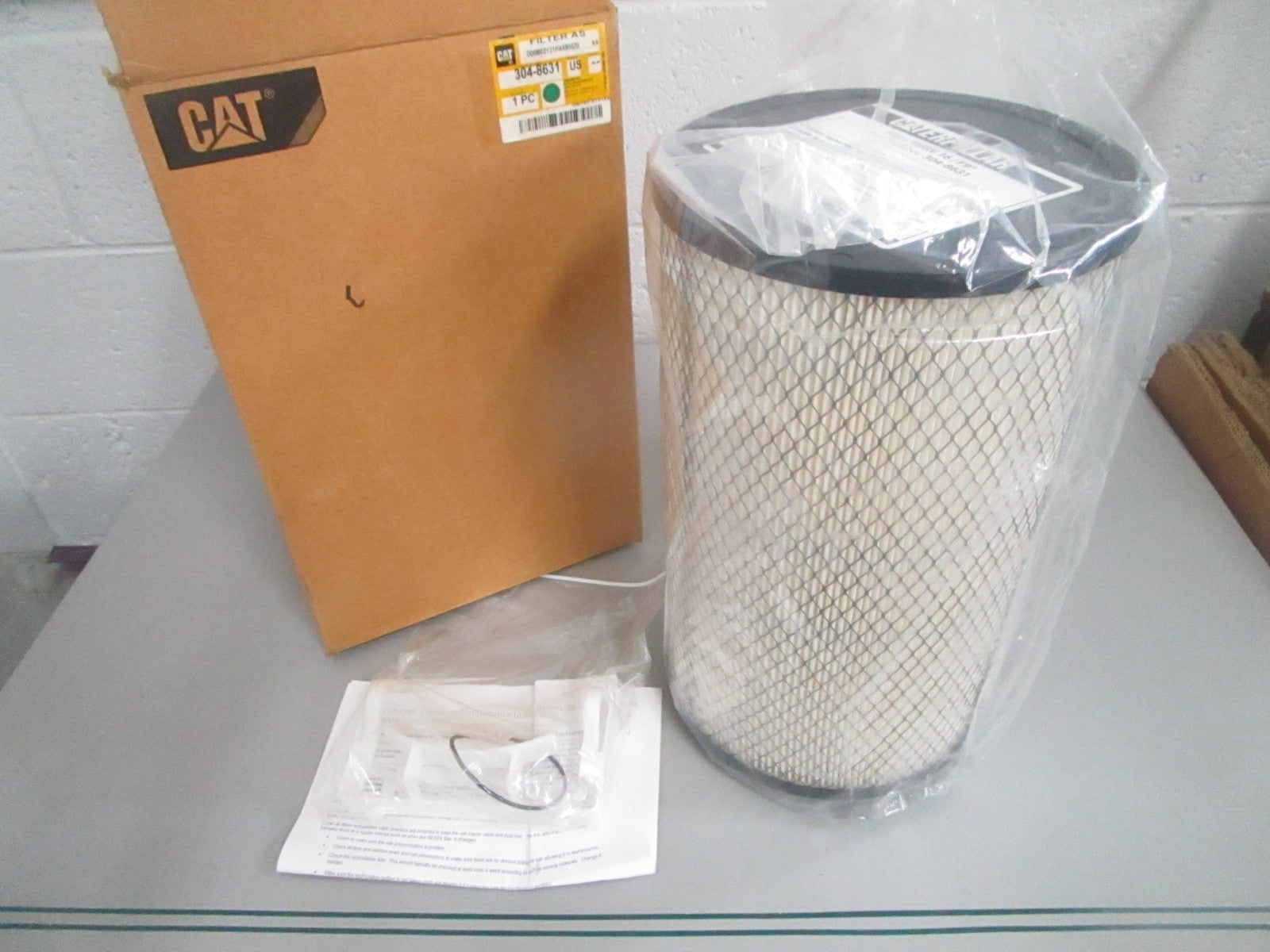 CAT 304-8631 Air Filter Assembly Primary Caterpillar Heavy Equip NEW OEM 0820