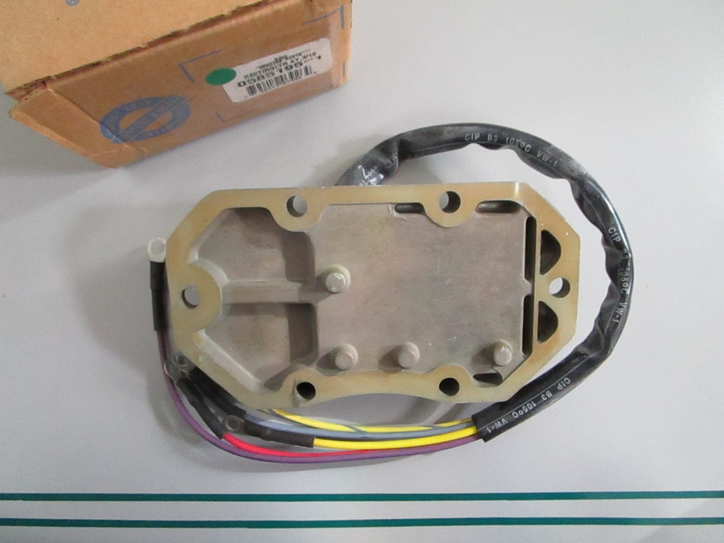 NEW OEM 585195 0585195 OMC Johnson Evinrude Rectifier/Regulator 0820