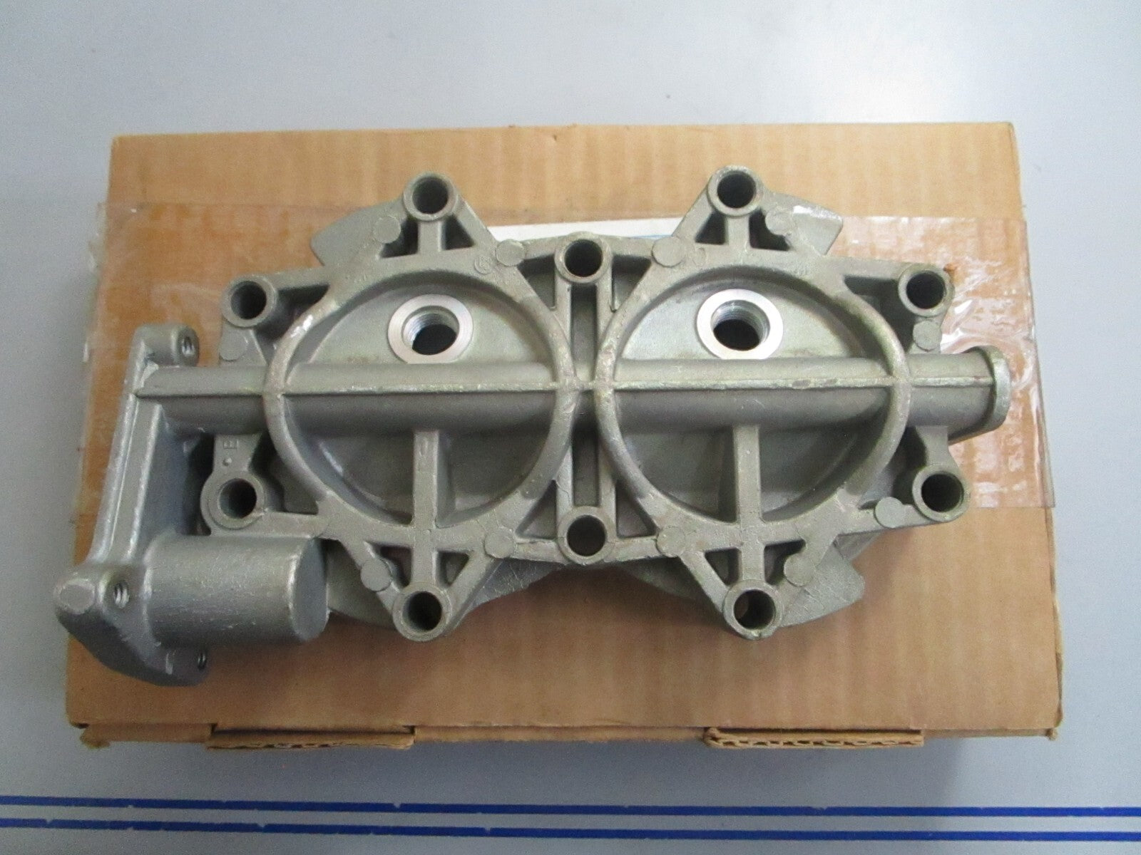 *NEW OEM* 0820 OMC Johnson Evinrude Cylinder Head 383535 0383535