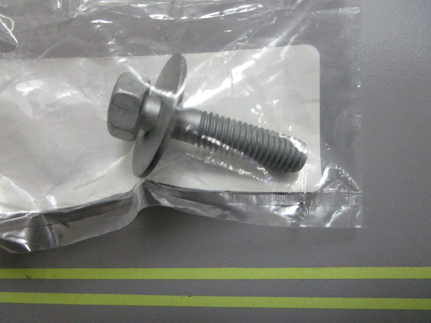 *NEW OEM* 0810 Yamaha Bolt w/ Washer 90119-08187-00