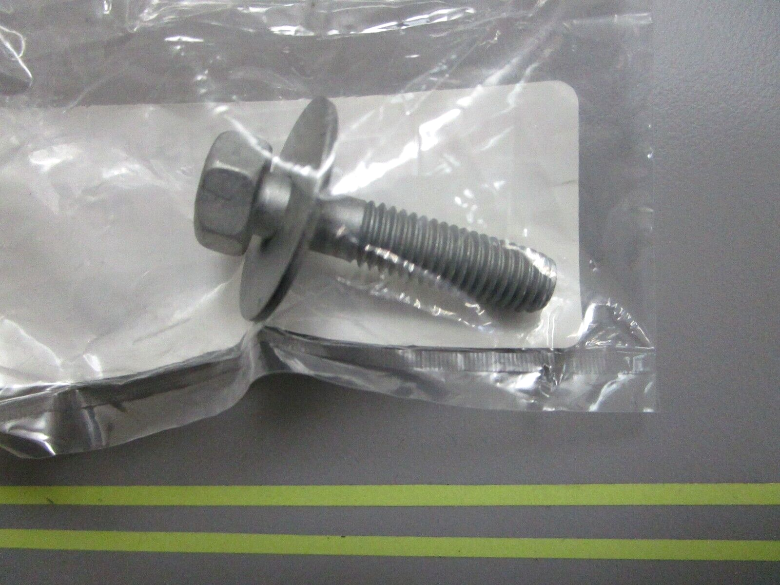 *NEW OEM* 0810 Yamaha Bolt w/ Washer 90119-08187-00