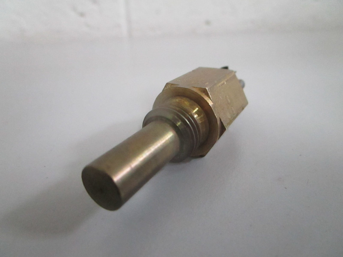 NEW OEM 0065451124 Mercedes-Benz Temperature Switch 0820