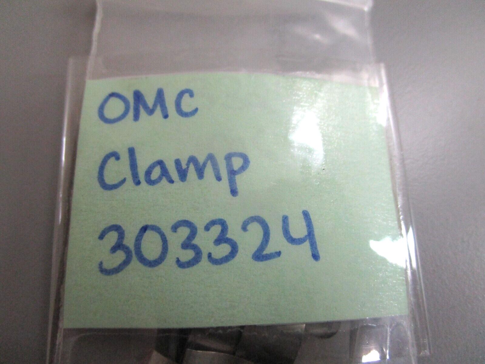 *NEW OEM* (LOT OF 2) 0750 OMC Johnson Evinrude CLAMP 303324 0303324