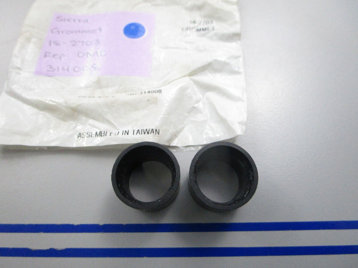 NEW (LOT OF 2) 18-2703 Replaces: OMC 314008 0314008 Sierra Grommet 0810