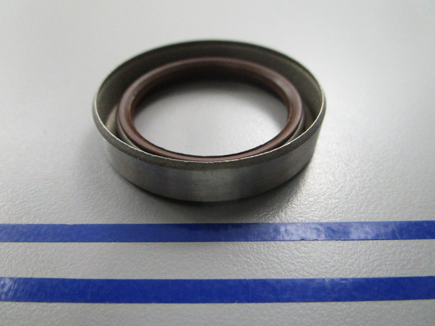 NEW OEM 321504 0321504 OMC Johnson Evinrude Crankshaft Seal 0810