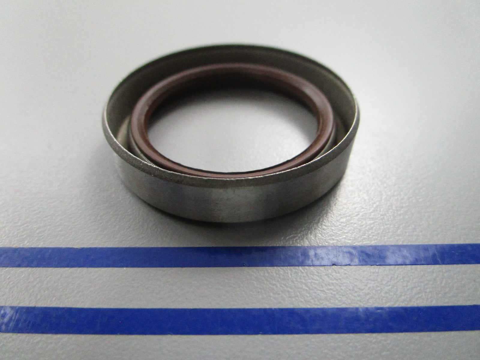 NEW OEM 321504 0321504 OMC Johnson Evinrude Crankshaft Seal 0810