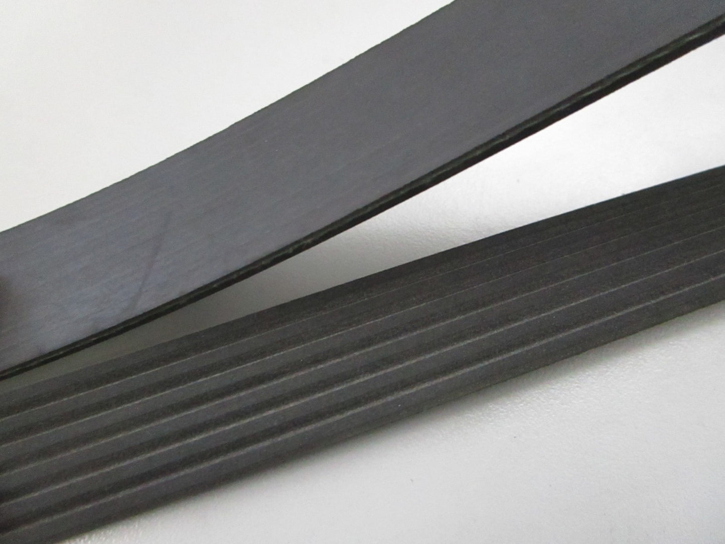 Gates NEW Micro-V Serpentine Belt K060507 6-Rib 51.17" 0810
