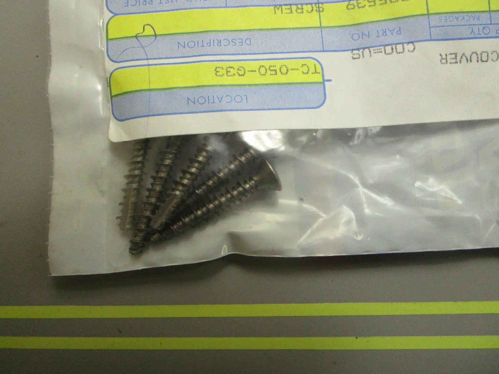 *NEW OEM* (LOT OF 5) 0810 OMC Johnson Evinrude Screw 325539 0325539