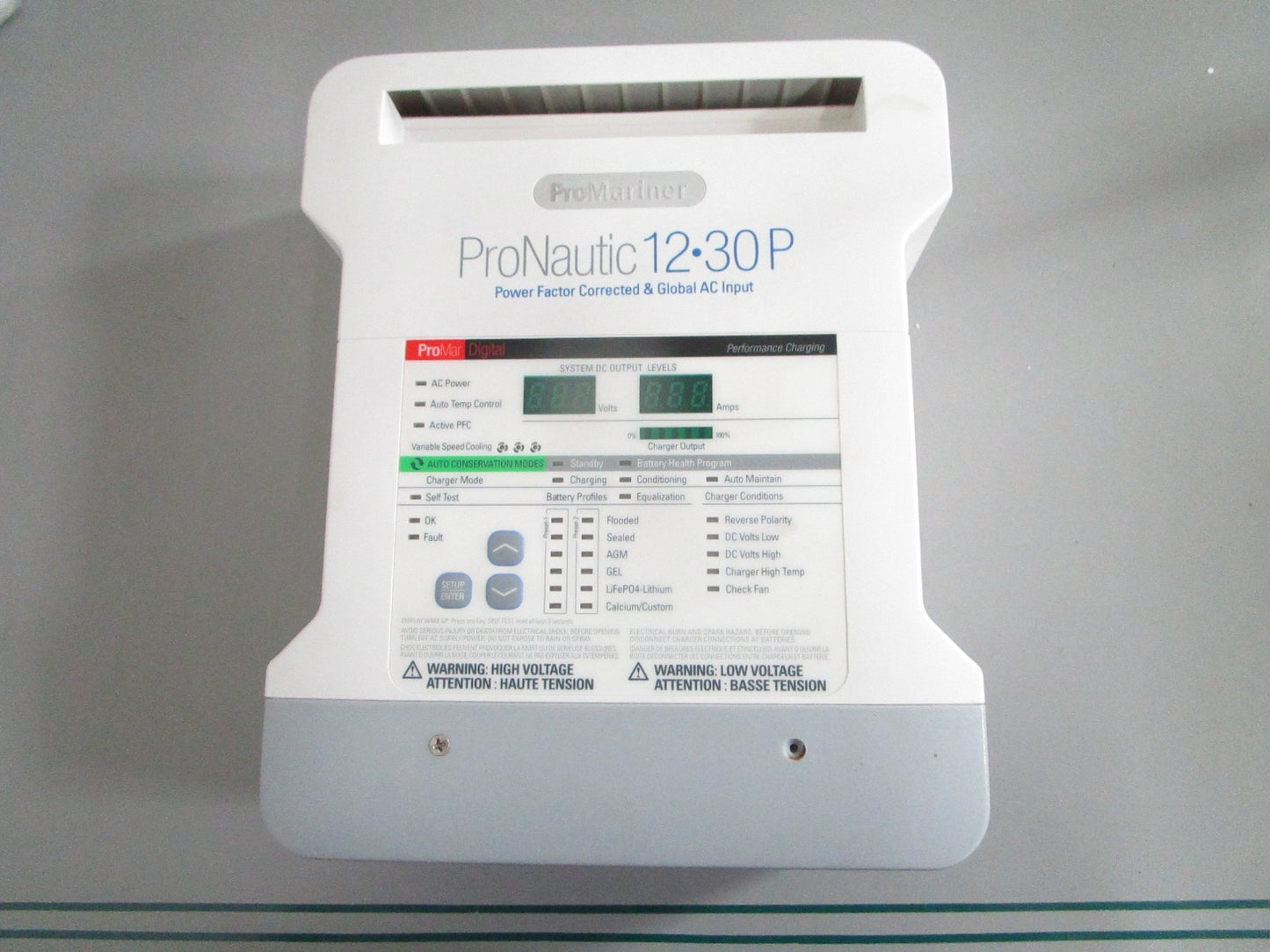 NEW OEM 63130 ProMariner ProNautic 12•30P 30A 3 Bank Battery Charger 0820