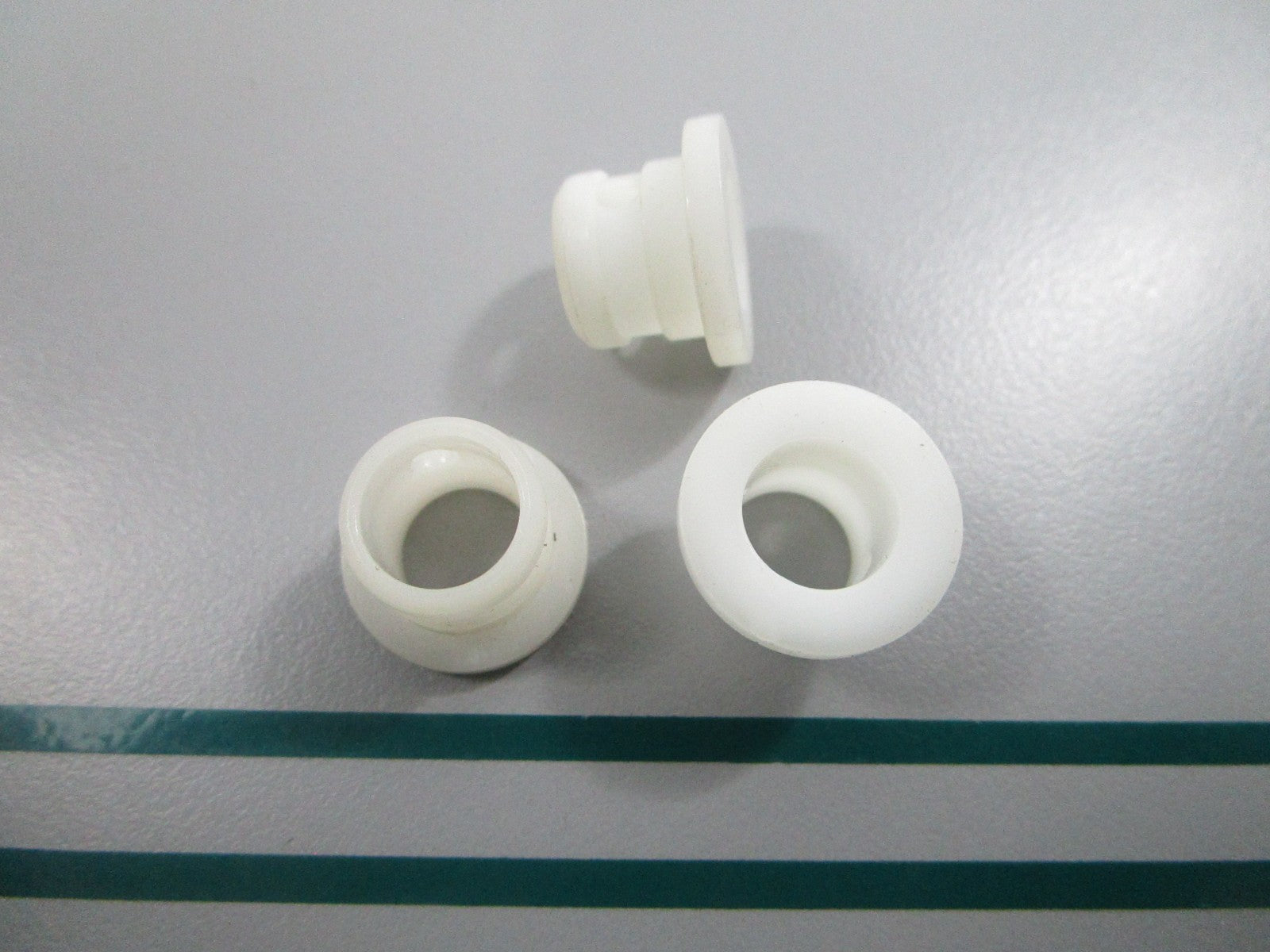 NEW OEM (LOT OF 3) 325074 0325074 OMC Johnson Evinrude Bushing 0810