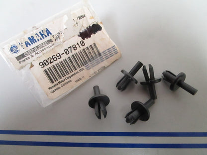 NEW OEM (LOT OF 5) 90269-07810-00 Yamaha Rivet 0810