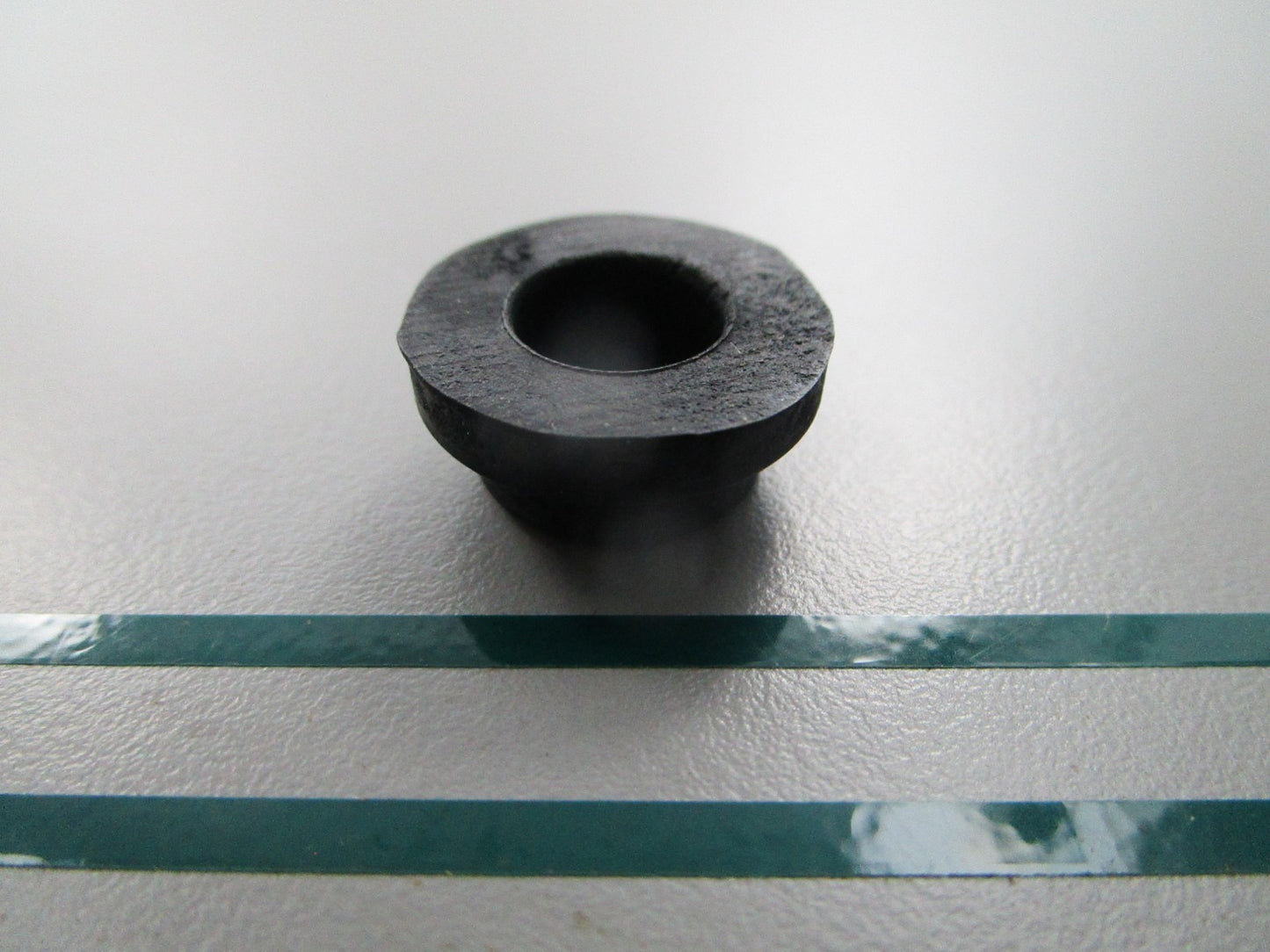 NEW OEM 25-80515M Mercury Quicksilver Grommet 0810