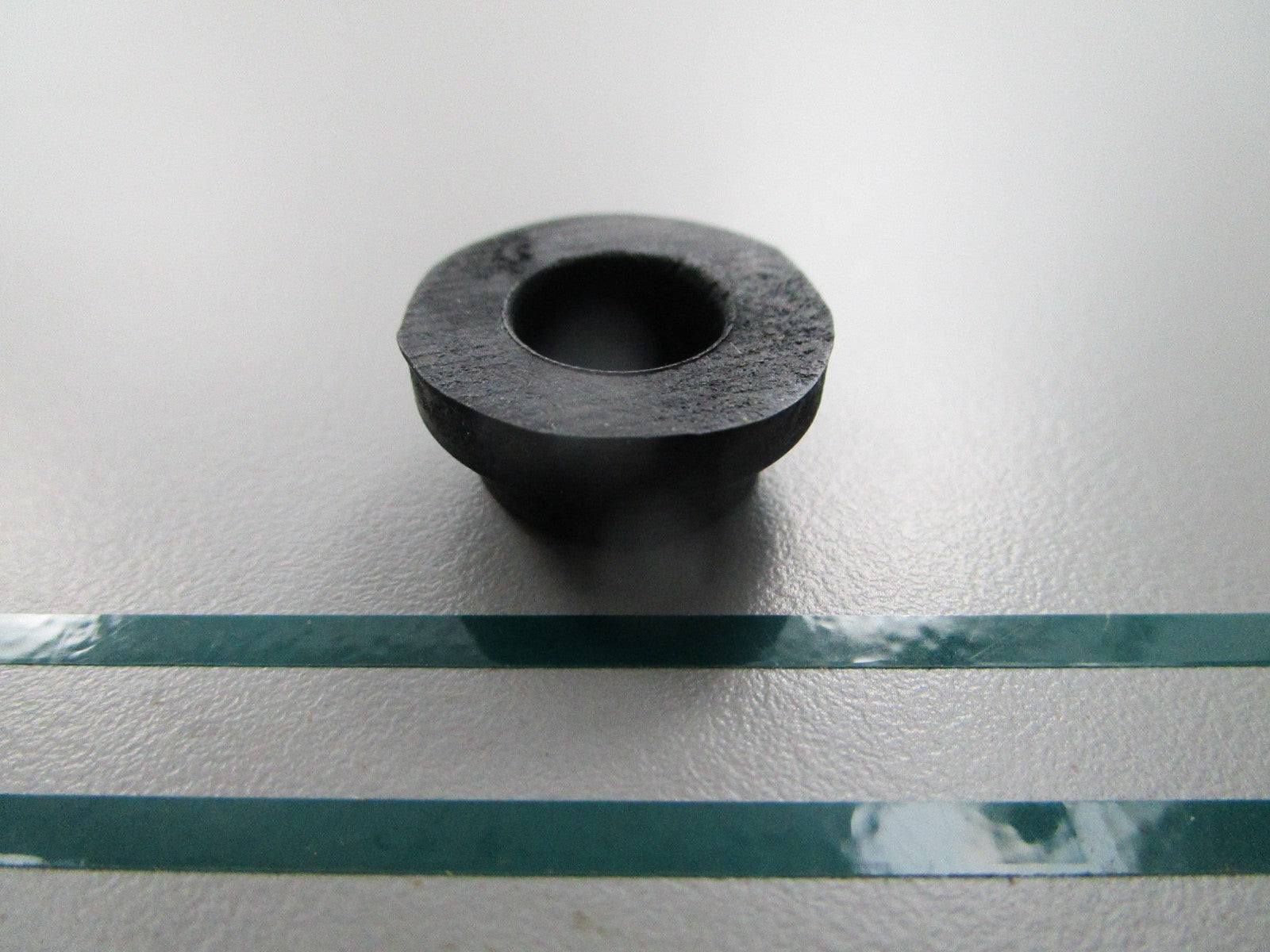 NEW OEM 25-80515M Mercury Quicksilver Grommet 0810
