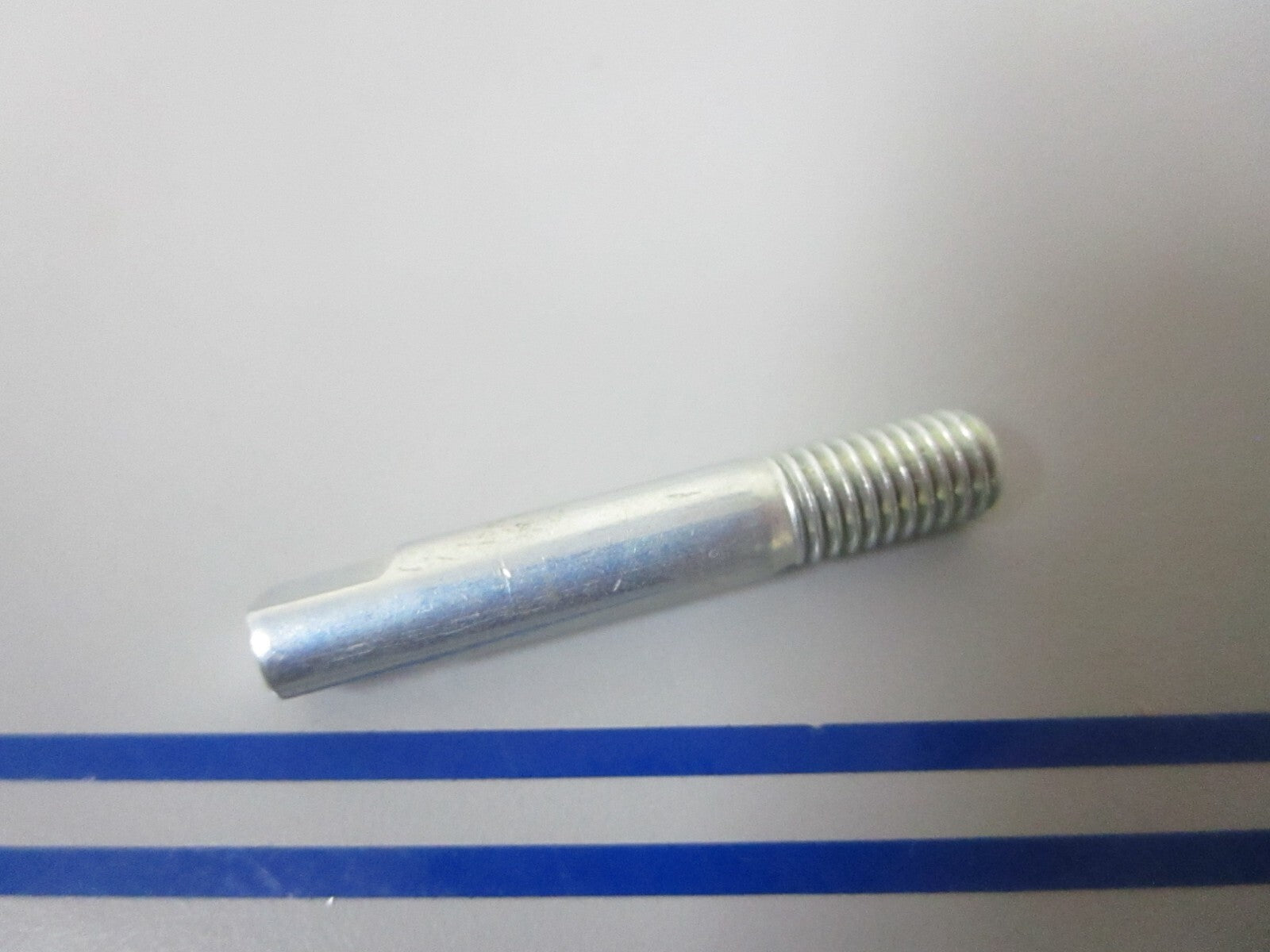 *NEW OEM* 0810 Volvo Penta Stud 463390