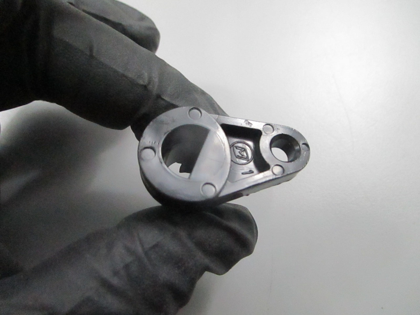 *NEW OEM* 0810 OMC Johnson Evinrude Keeper 331765 0331765