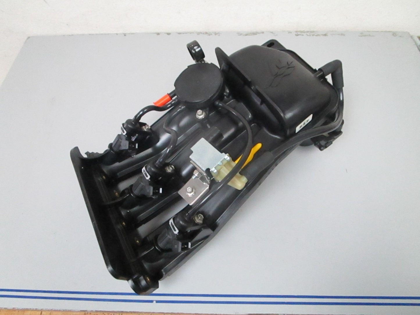 *NEW OEM* 0820 Mercury Quicksilver 3Cyl. Intake Manifold Assy 878139A07
