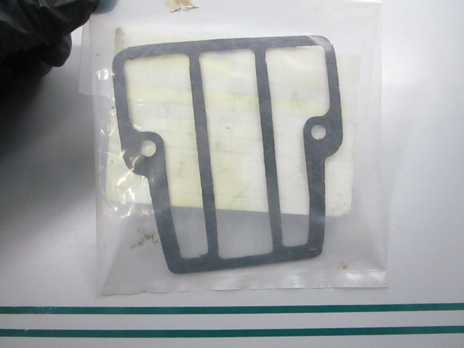 NEW OEM 329826 0329826 OMC Johnson Evinrude Exhaust Relief Gasket 0810