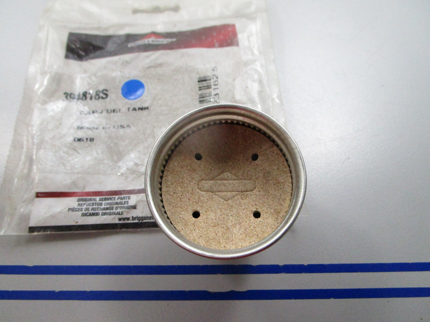 NEW OEM 394818S Briggs & Stratton Fuel Tank Cap 0810