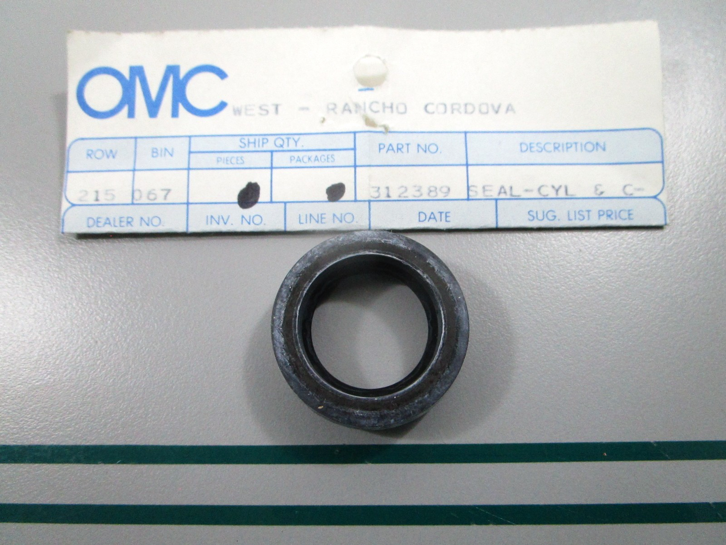 NEW OEM 312389 0312389 OMC Johnson Evinrude Oil Seal 0810