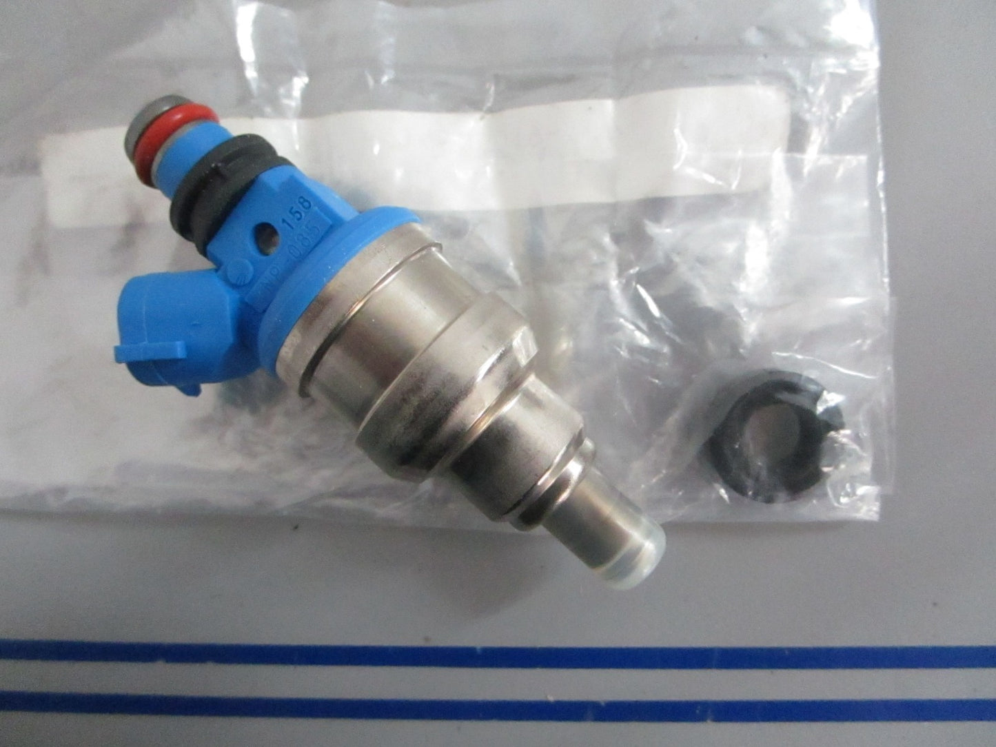 *NEW OEM* 0820 Suzuki Fuel Injector 15710-99E00