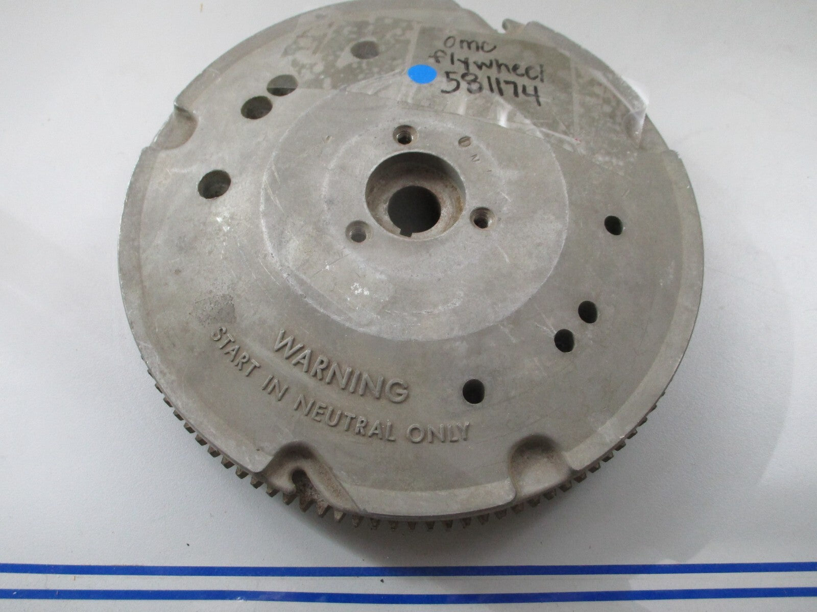 *NEW OEM* 0820 OMC 9.9 15 Electric Start Johnson Evinrude Flywheel 581174