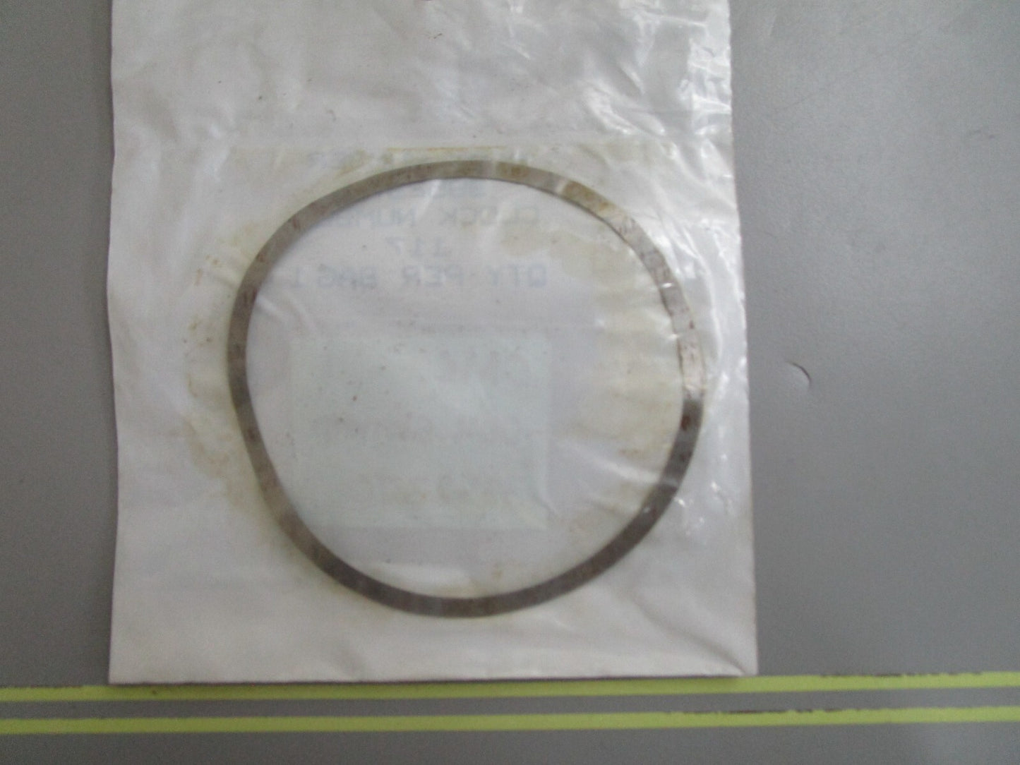 *NEW OEM* 0810 OMC Johnson Evinrude .004 Shim 3852370